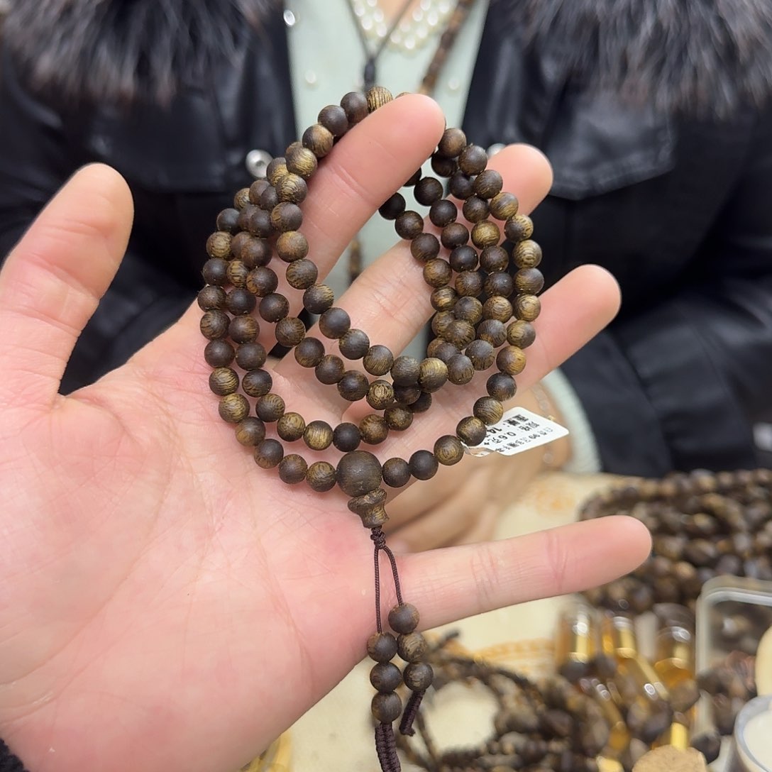 沉香木手串白棋 99 沉多圈 0.6-14 克多样性发一