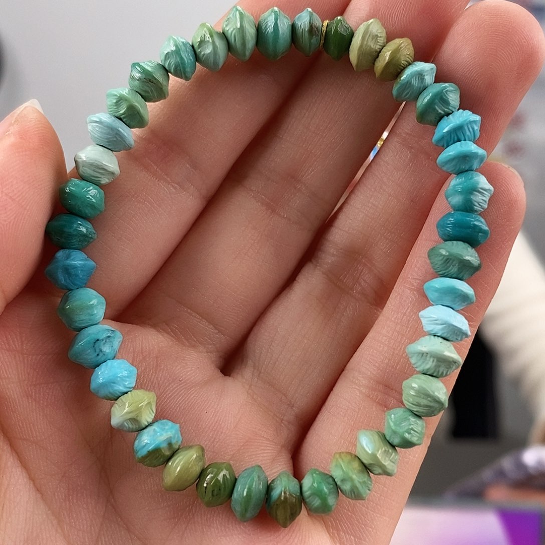 绿松石未镶嵌珠宝奇石