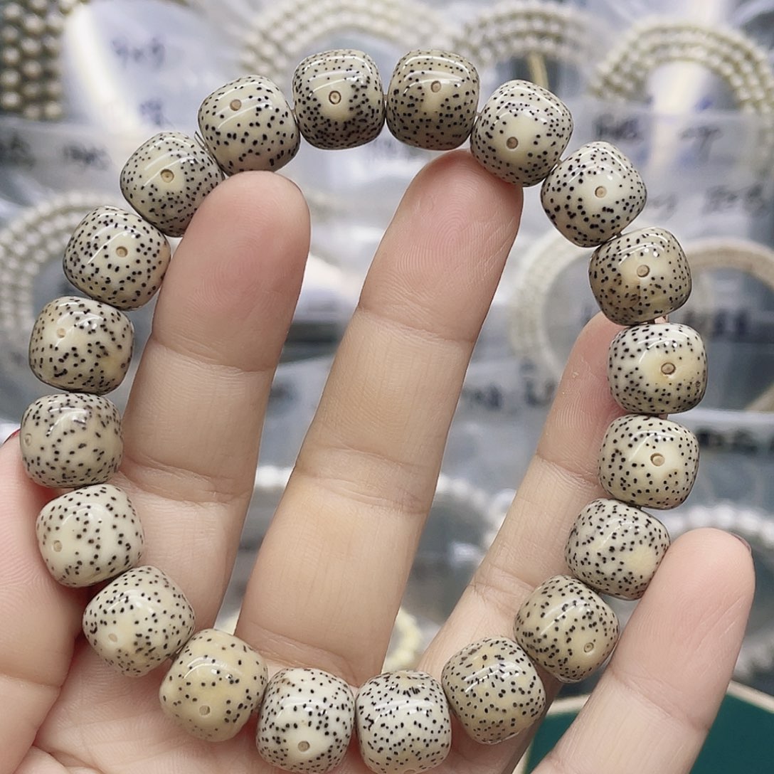 星月菩提吊坠氧化12.11 石玉料