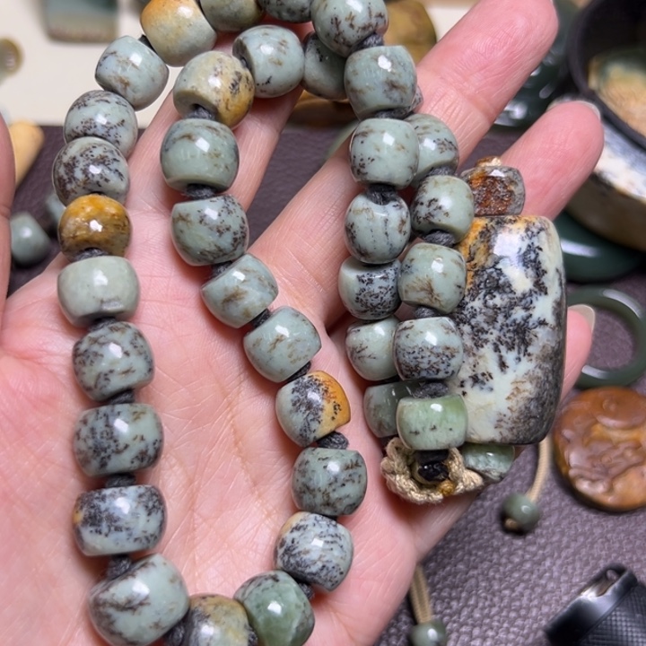 用***9岫岩河磨玉（透闪石质玉）未镶嵌颈饰