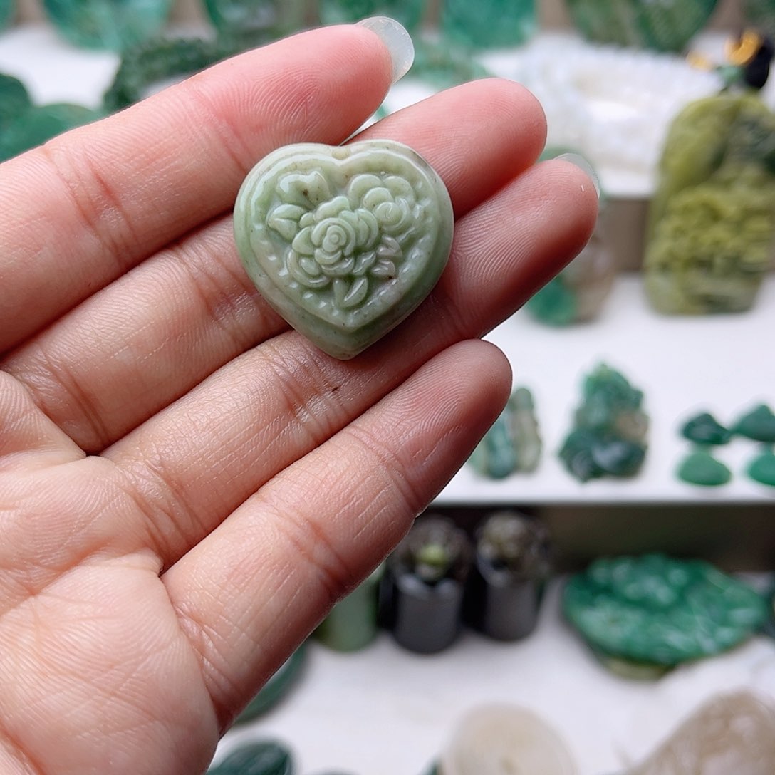 独山玉挂件未镶嵌