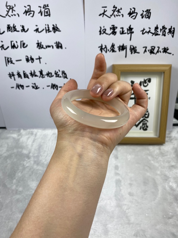 浅香槟玛瑙手镯上手贵气感十足