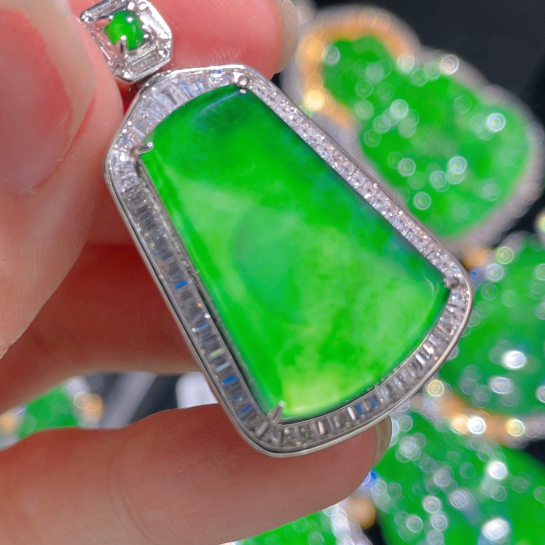 翡翠吊坠(不含链)未镶嵌