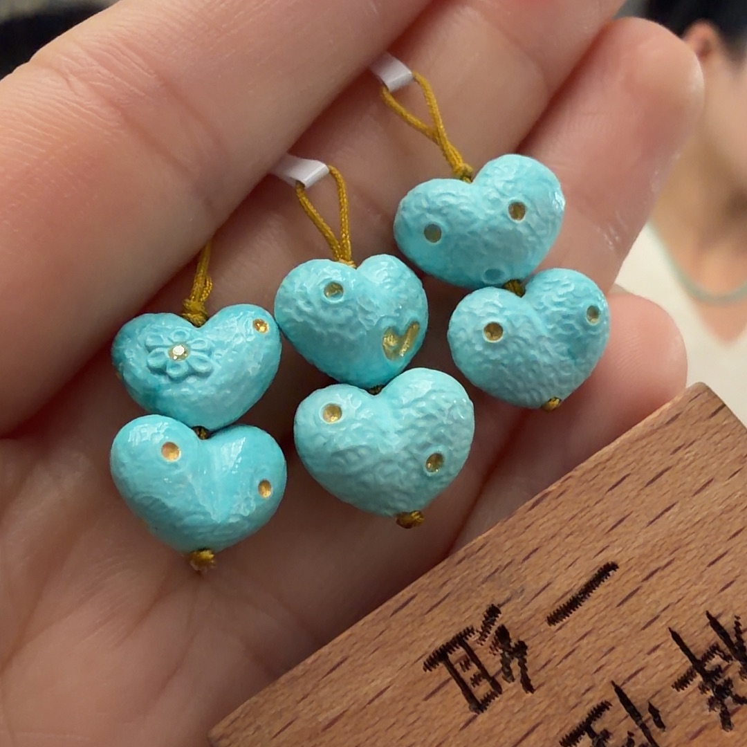 绿松石未镶嵌颈饰