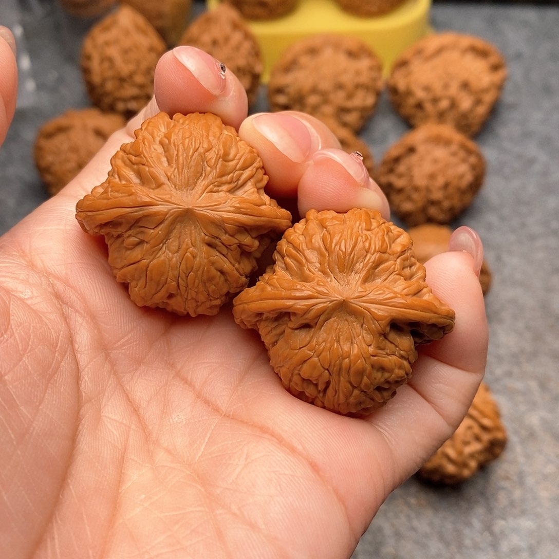 文玩核桃把件载****?精品磨盘狮子头36全品