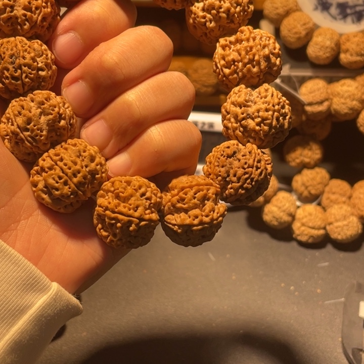 晚****金刚菩提手串这个