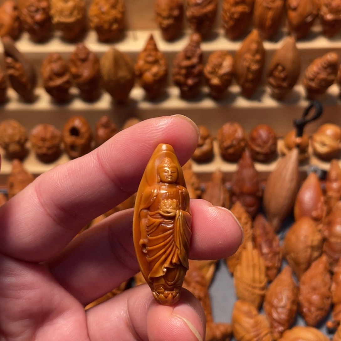 橄榄核把件阿弥陀佛