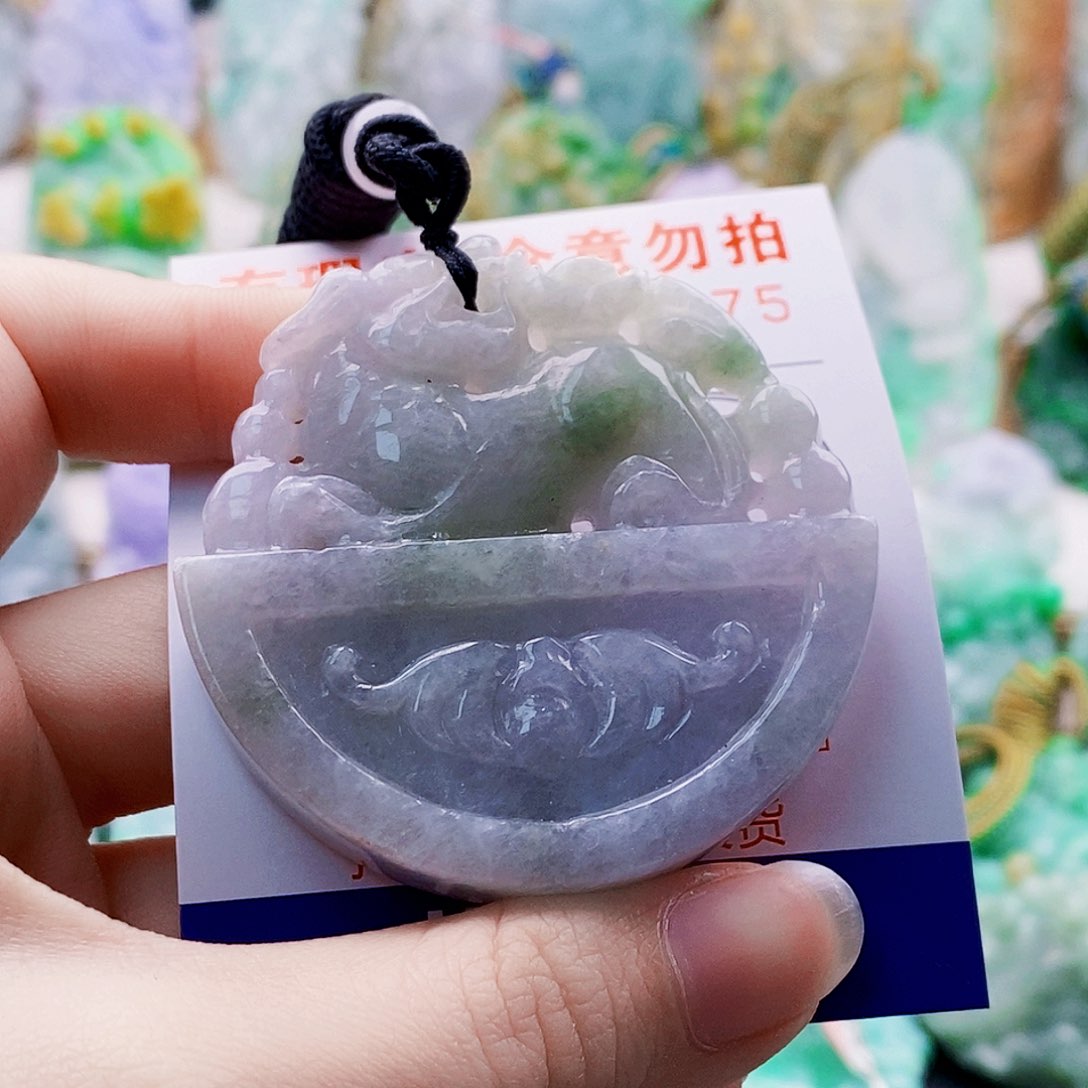 吊坠(不含链)未镶嵌翡翠
