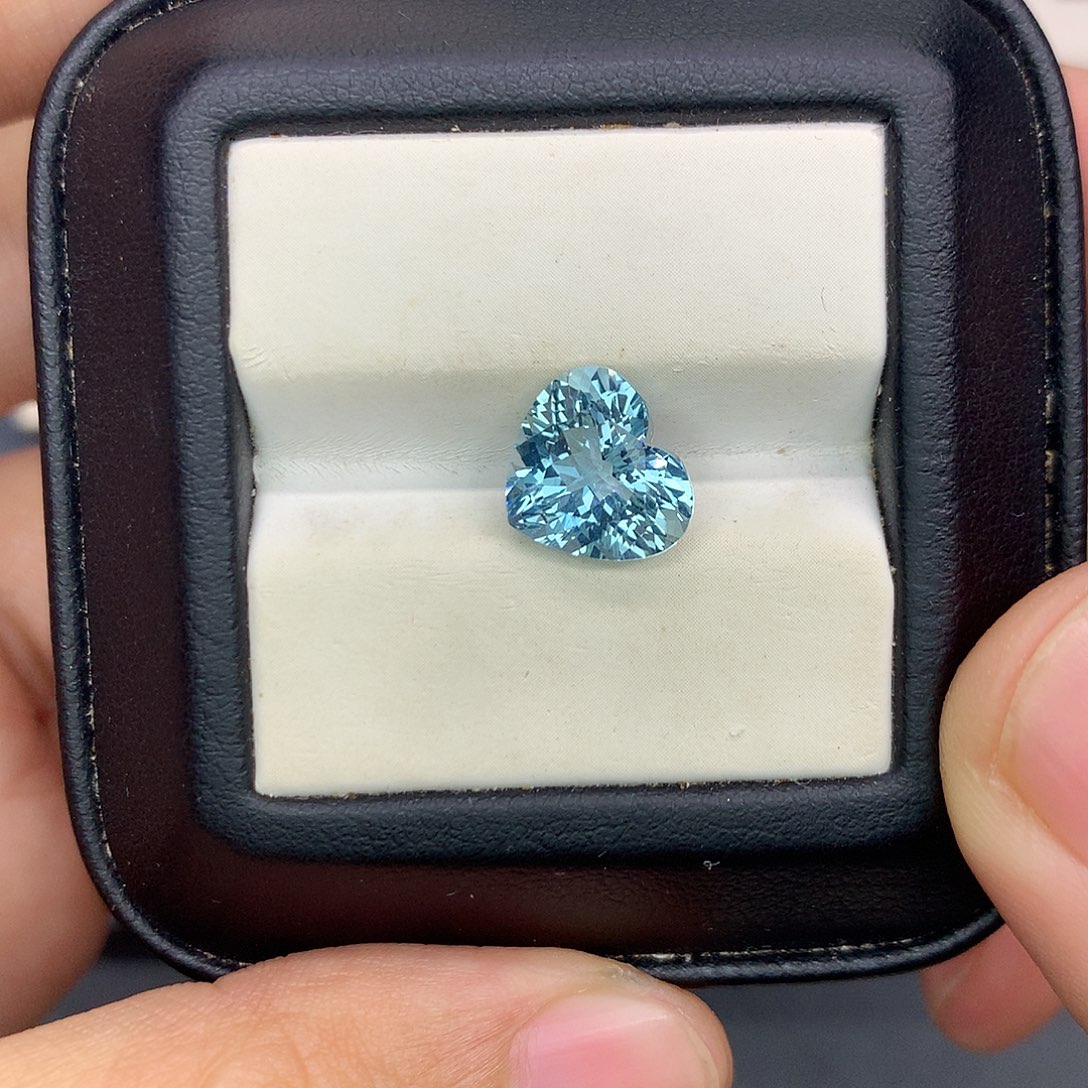 海蓝宝石裸石3克拉精切圣玛利亚色