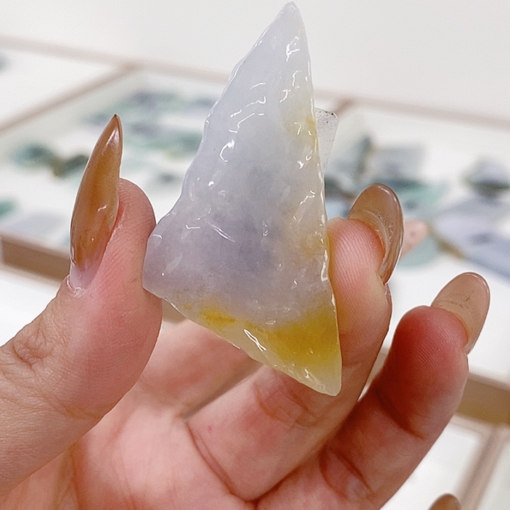 翡翠未镶嵌颈饰翡翠未镶嵌颈饰