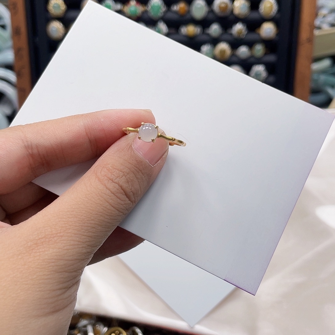 翡翠颈饰未镶嵌天然翡翠Ａ货