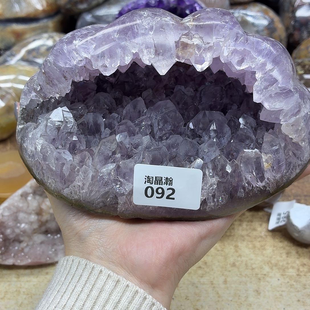 未镶嵌水晶大型摆件（非配饰）