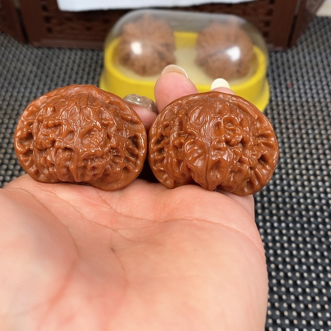 文玩核桃把件40尺宫灯盘玩三年