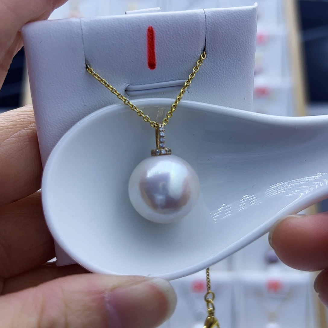 淡水珍珠吊坠(赠链)18K金镶嵌