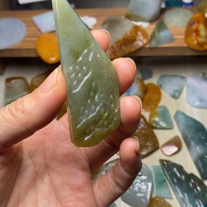 翡翠未镶嵌颈饰天然