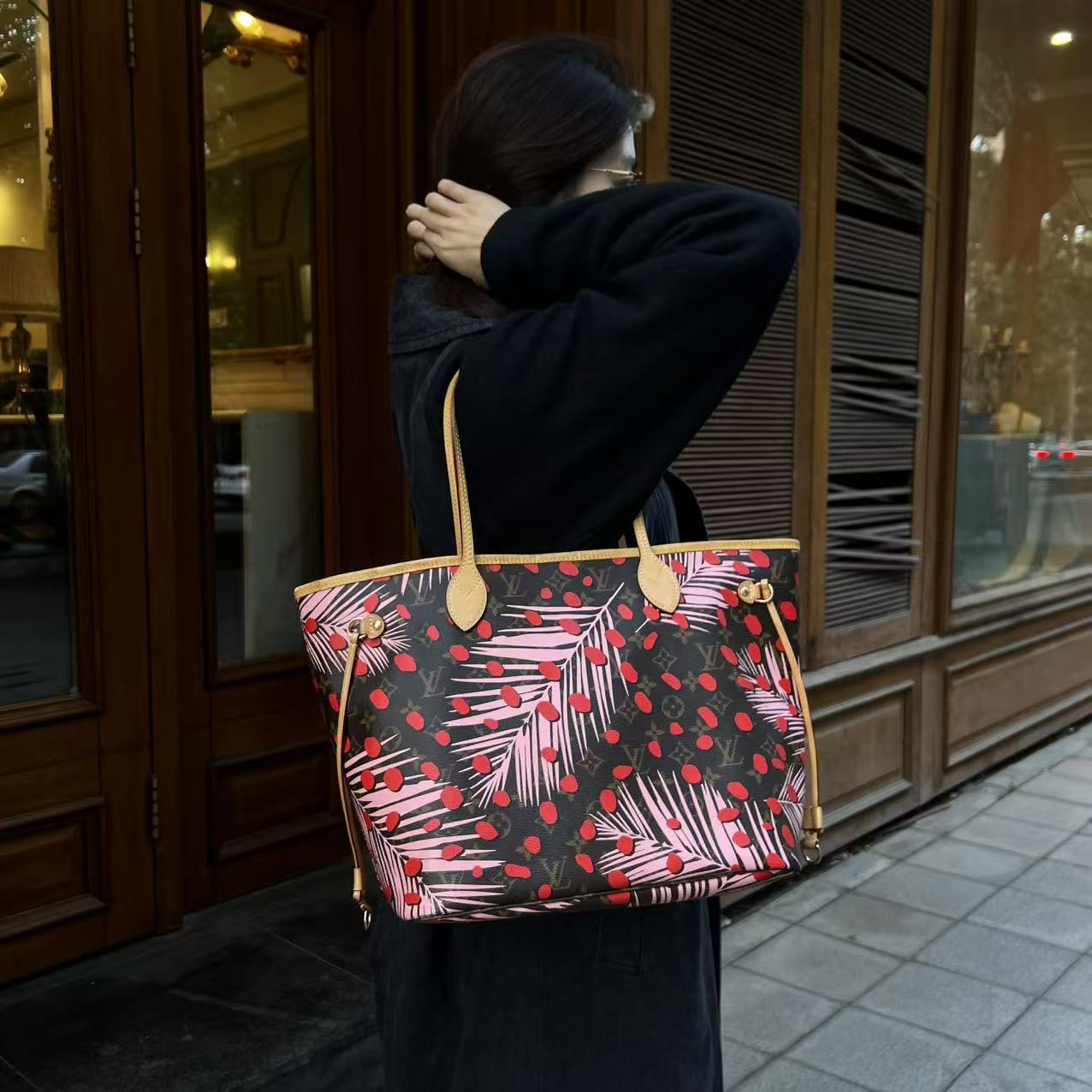 95新 LouisVuitton/路易威登 老花NF购物袋中号热带雨林单肩A1366