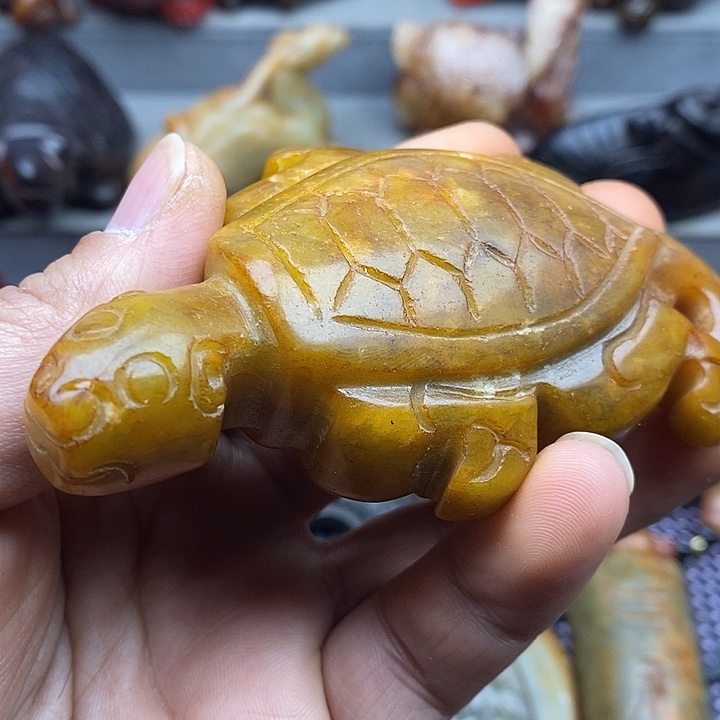 未镶嵌蛇纹石玉颈饰