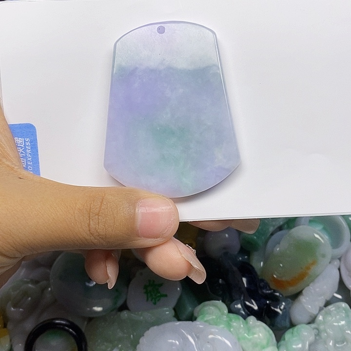 ****渡翡翠未镶嵌颈饰翡翠