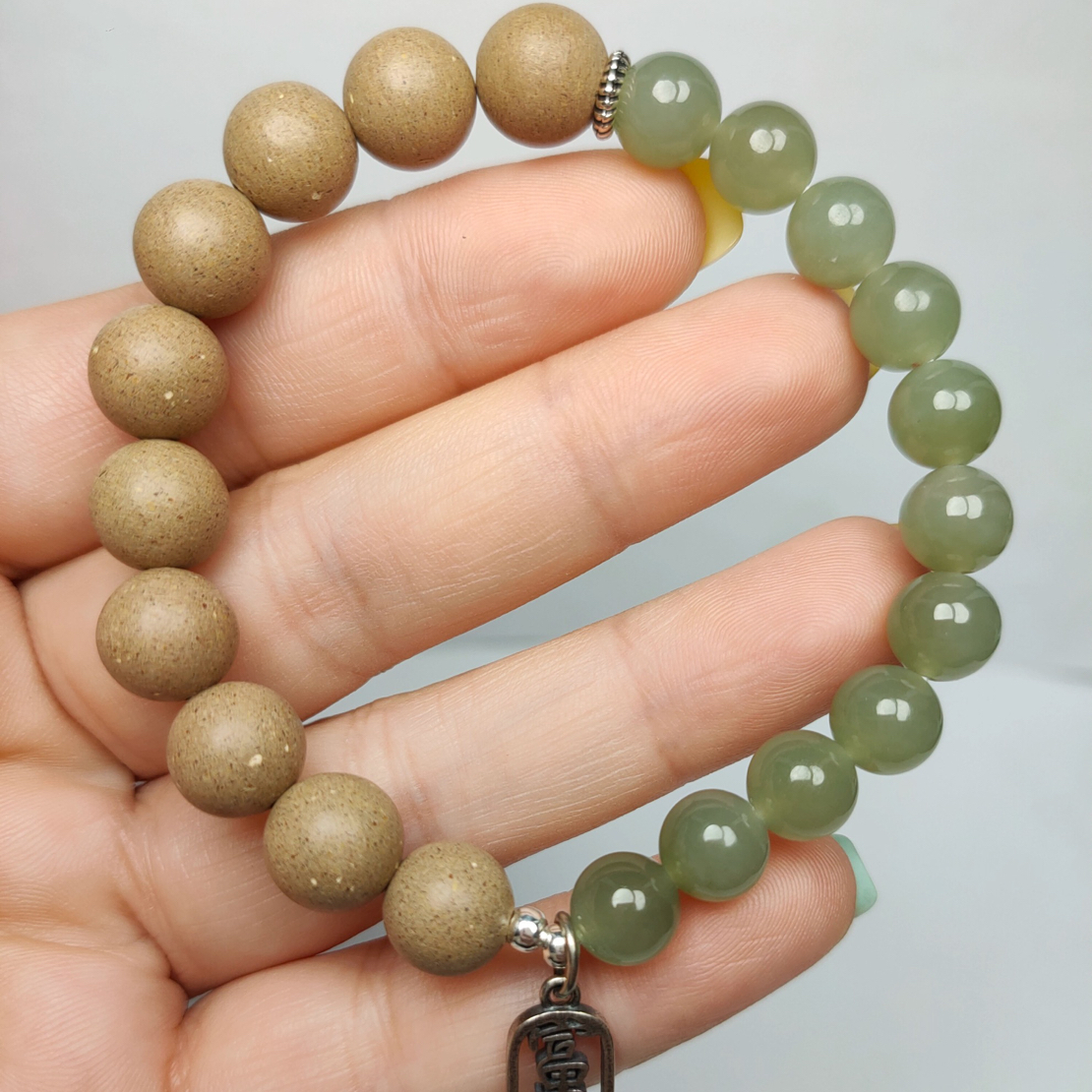 非遗合香手串，合香珠为纯中药粉制作，散发天然香气，精心设计