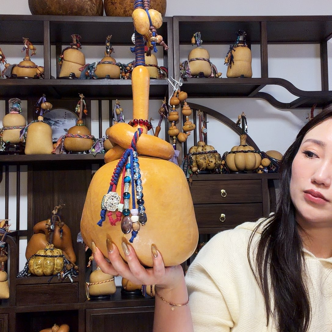 白***白微瑕老皮挽结钱袋子