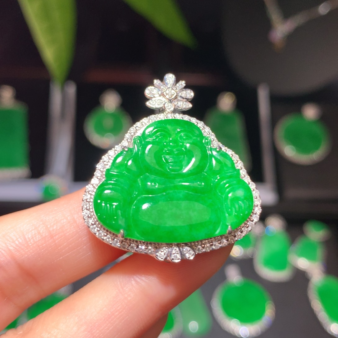 翡翠颈饰18K金镶嵌翡翠