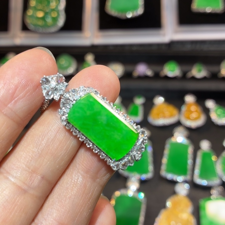 翡翠18K金镶嵌吊坠(不含链)翡翠