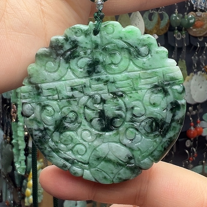 翡翠未镶嵌颈饰4445556