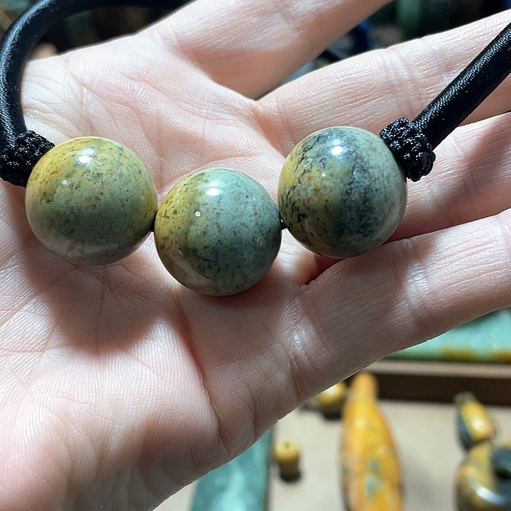 岫岩河磨玉（透闪石质玉）把件未镶嵌独****峨