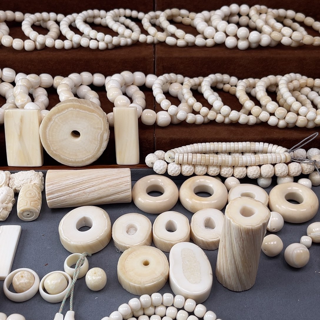 猫***鹰菩提籽类独手把件11111