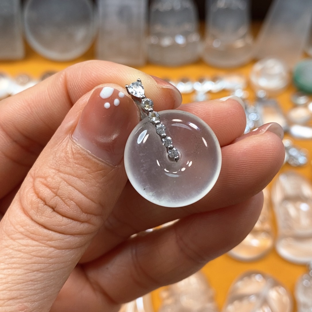 未镶嵌吊坠石英质玉薪***