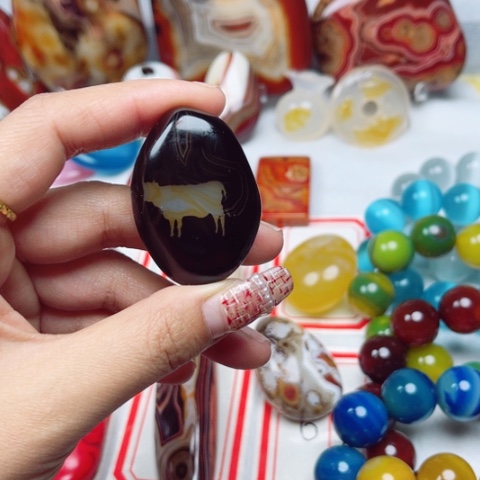 玛瑙/玉髓耳饰未镶嵌