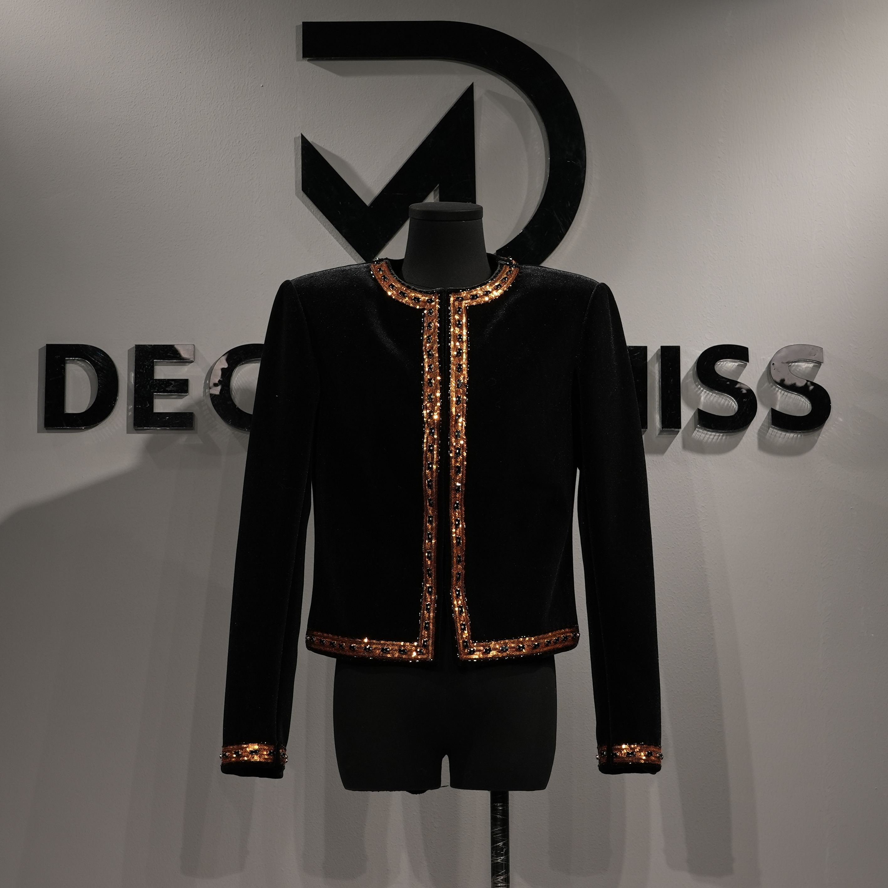 Decent miss 时尚设计外套QH-08