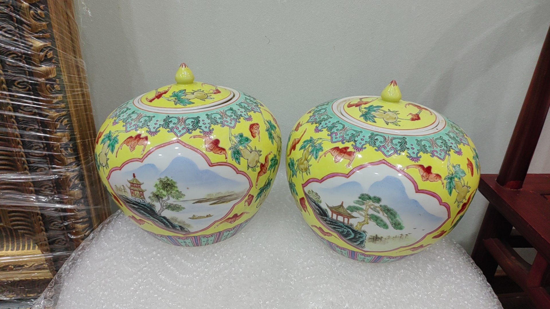 创汇老厂货粉彩底开窗花卉西瓜罐尺寸23×20cm成对出售老厂