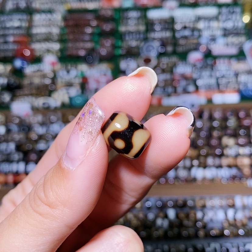 【闪购商品】玛瑙/玉髓散珠涂****）