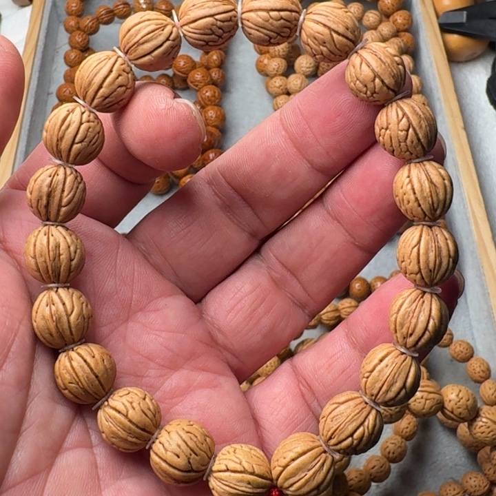 大叶紫檀（黑酸枝木类）