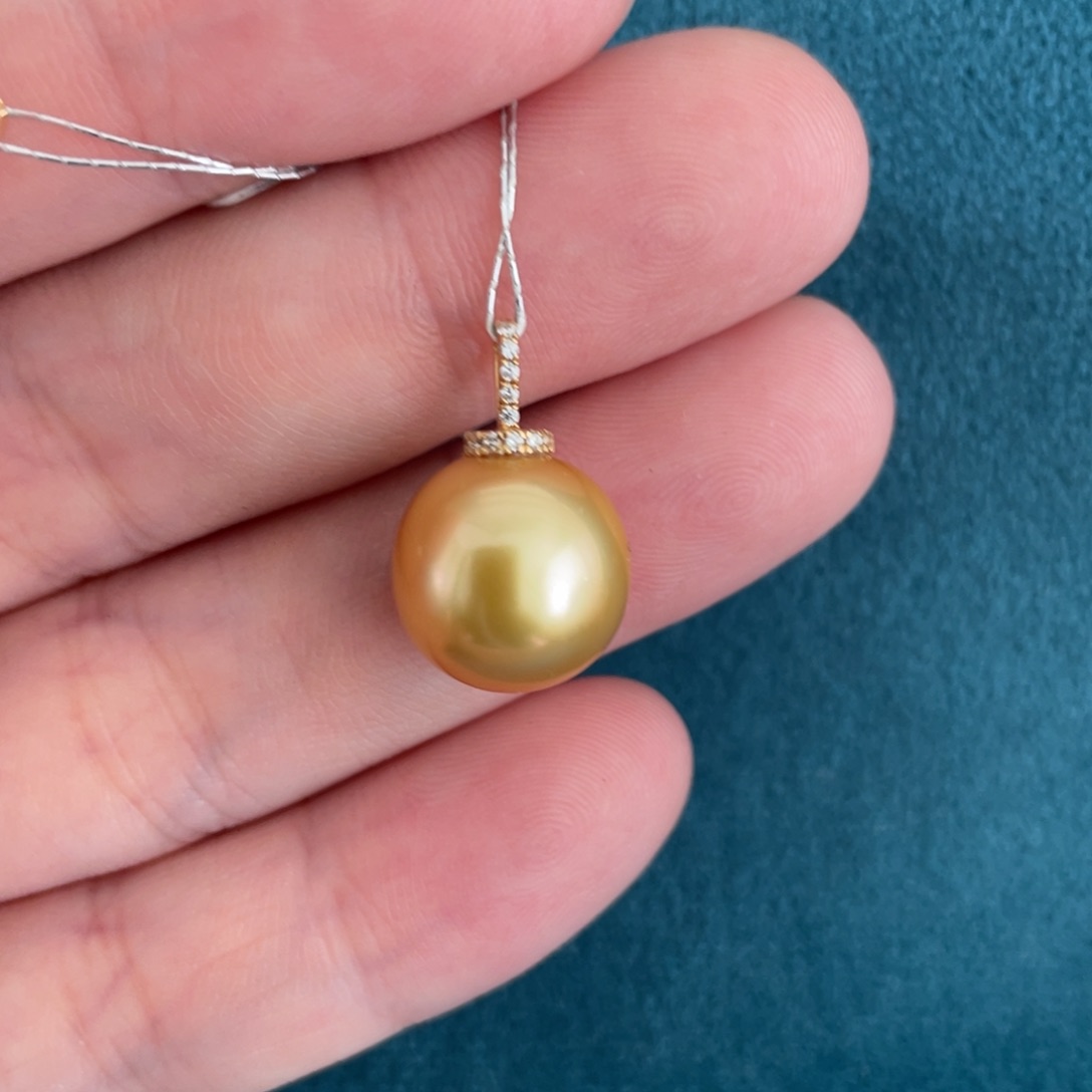 18K金镶嵌海水珍珠颈饰11.9mm