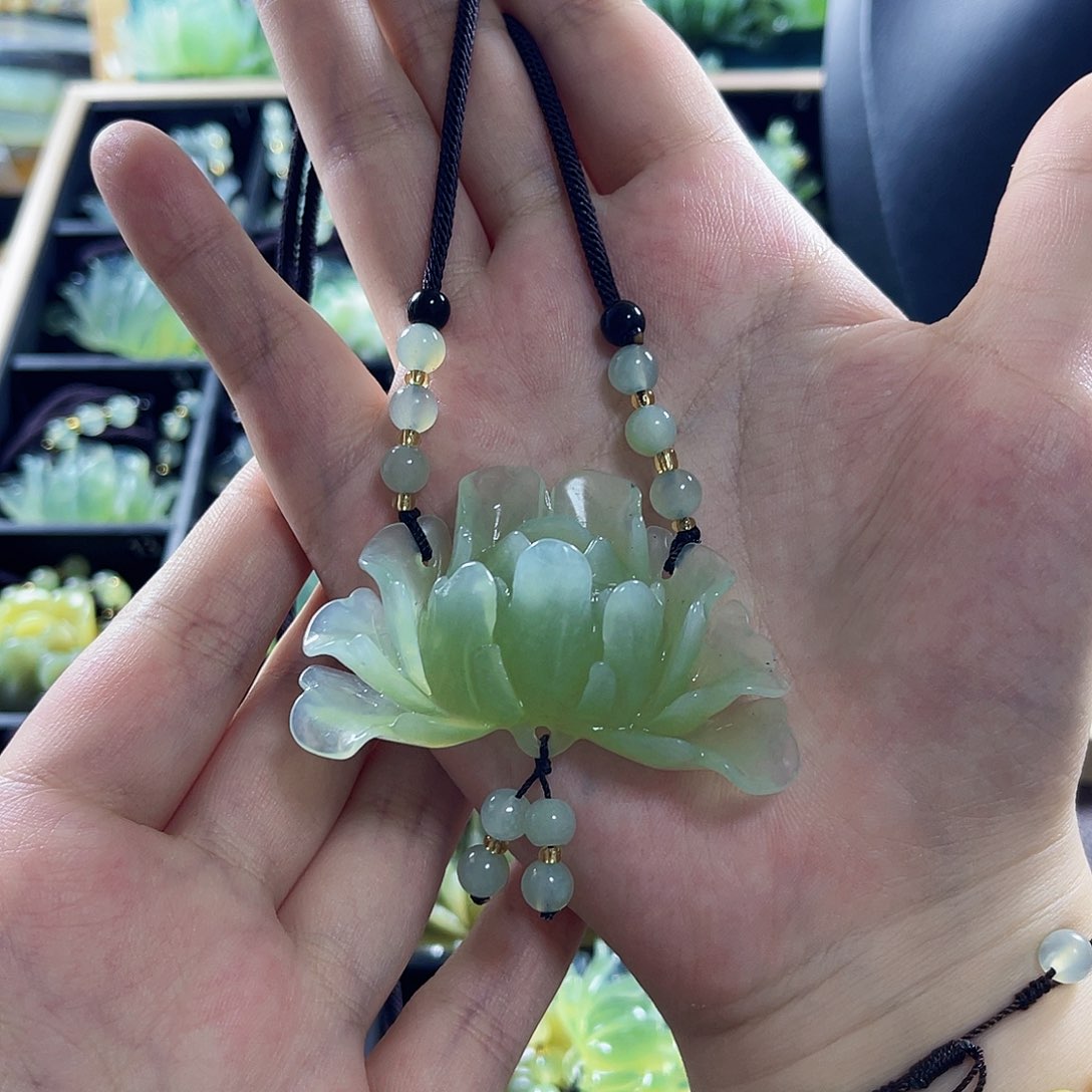 蛇纹石玉颈饰合金懒*微