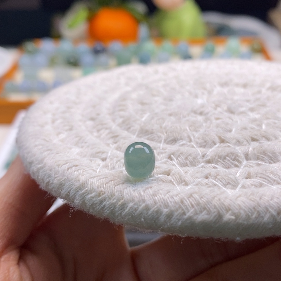 翡翠散珠天然翡翠冰绿7.5×6.2