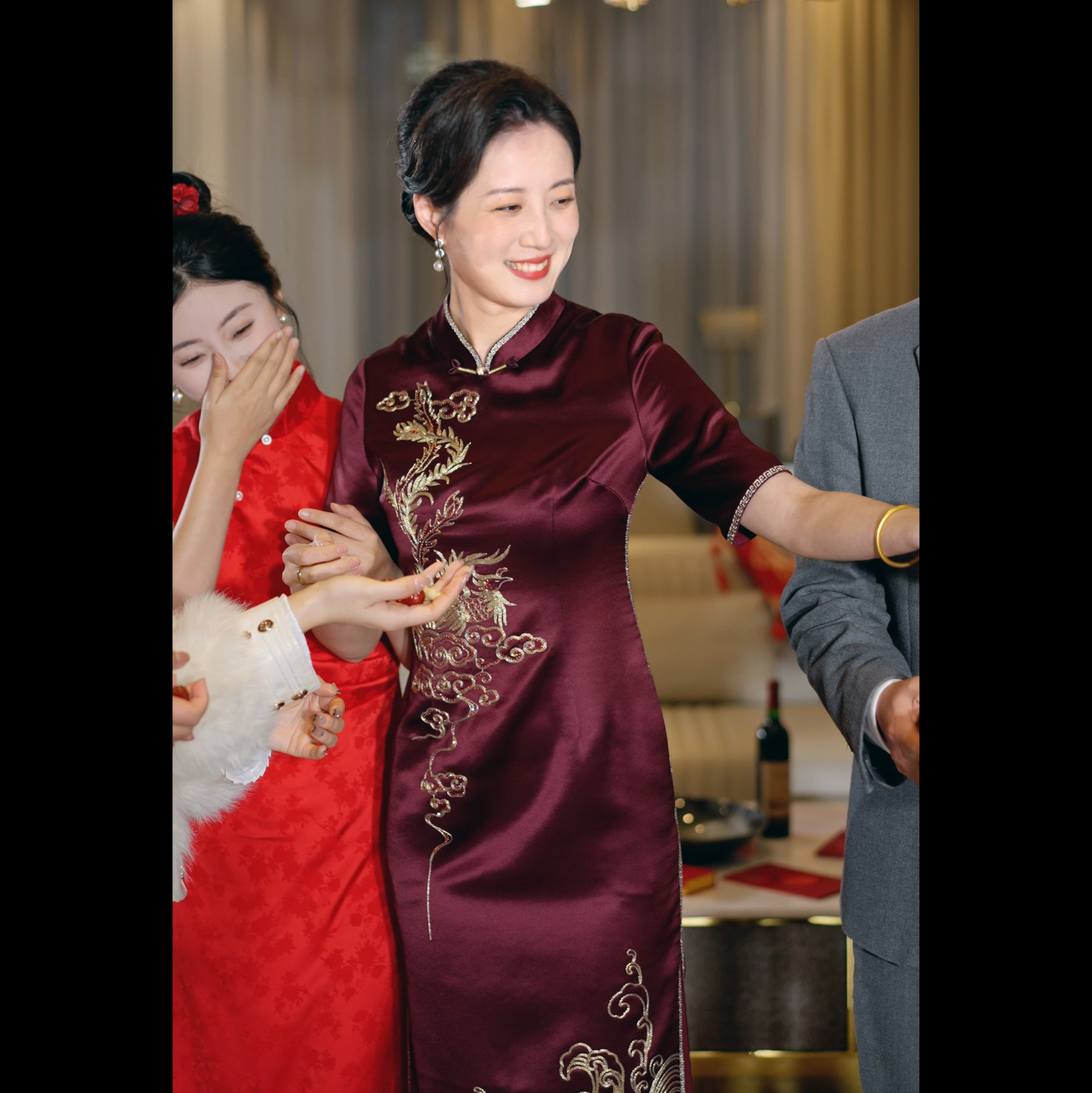 新款喜婆婆婚礼妈妈大码礼服红色中长款气质高贵显瘦中国风夏季