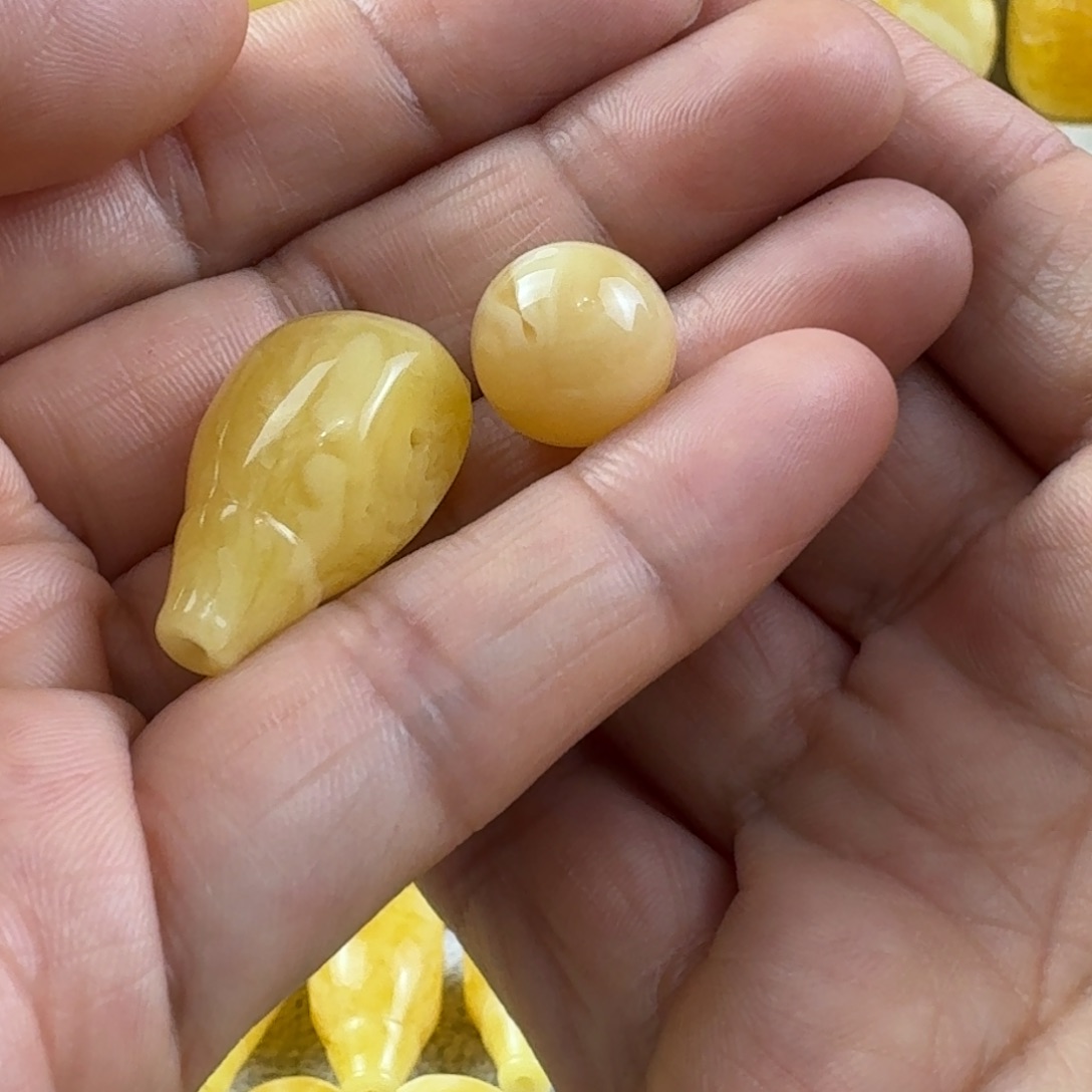 大****蜜蜡未镶嵌裸石23