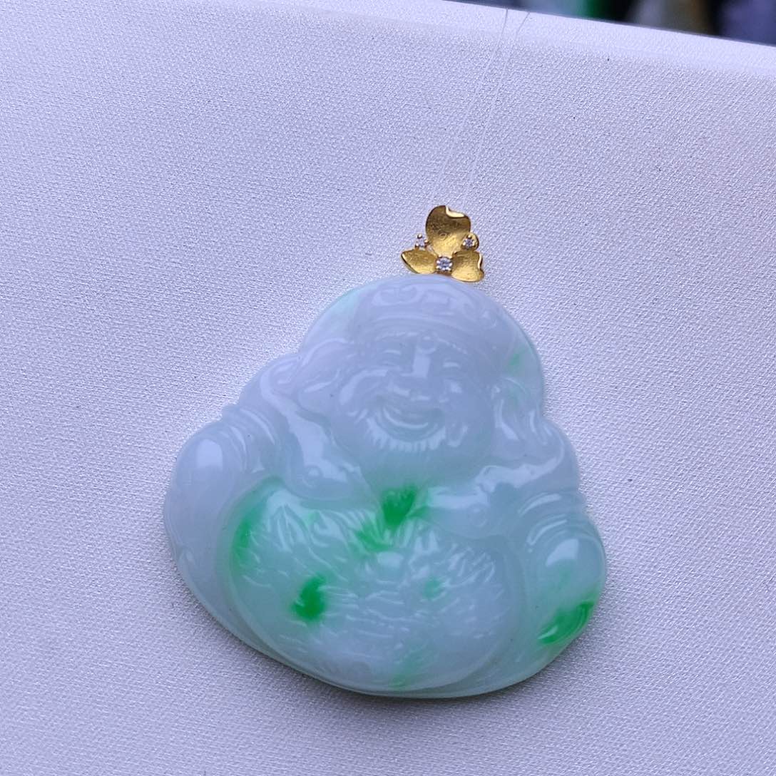 翡翠18K金镶嵌颈饰财神