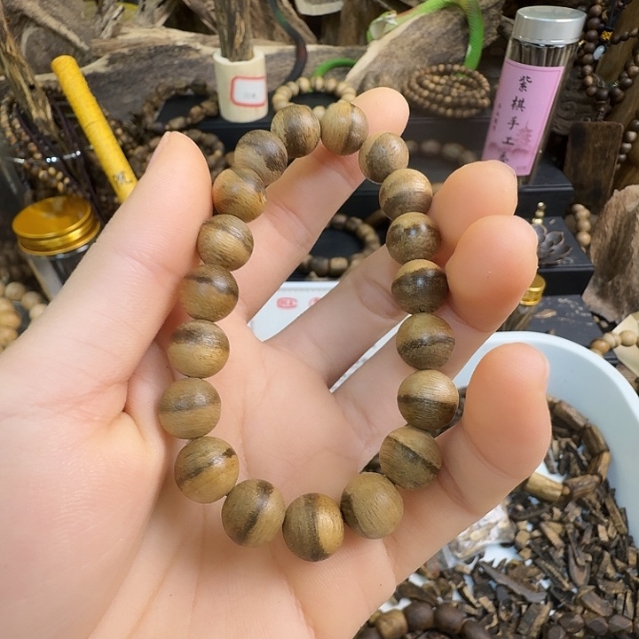 沉香碎屑沉香达拉干1.0大5克➕沉香碎屑多样性