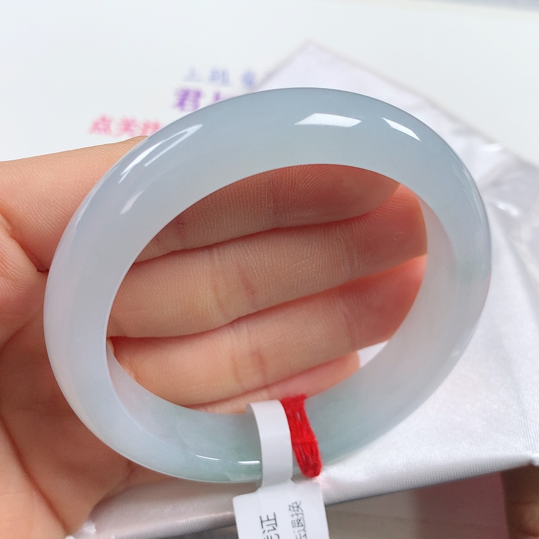 翡翠手镯未镶嵌彬*  正圈