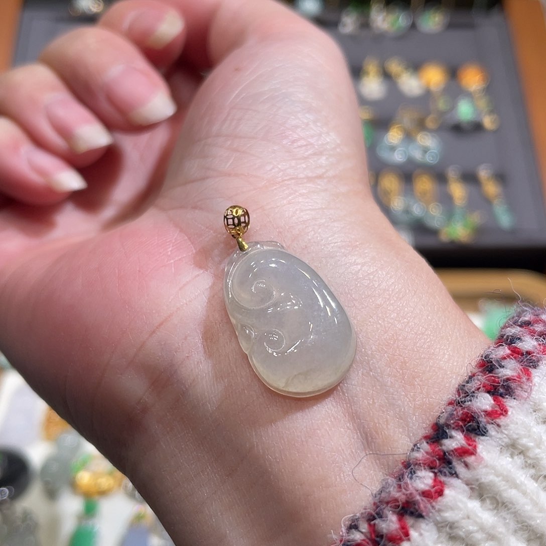 翡翠颈饰18K金镶嵌冰如意