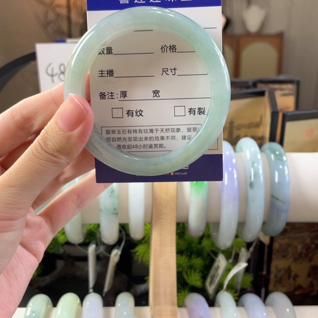 翡翠未镶嵌手镯缅甸翡翠9