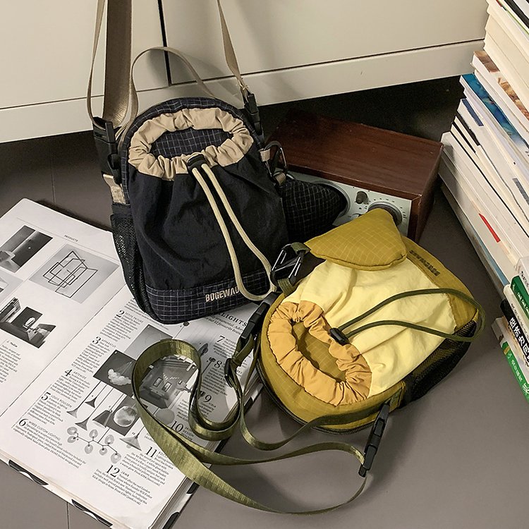 十八家少年休闲单肩背包户外出行手机钥匙小零件包百搭小包包斜跨