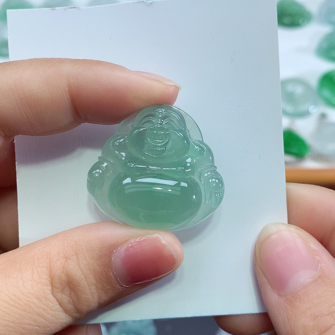 对***对翡翠未镶嵌颈饰佛