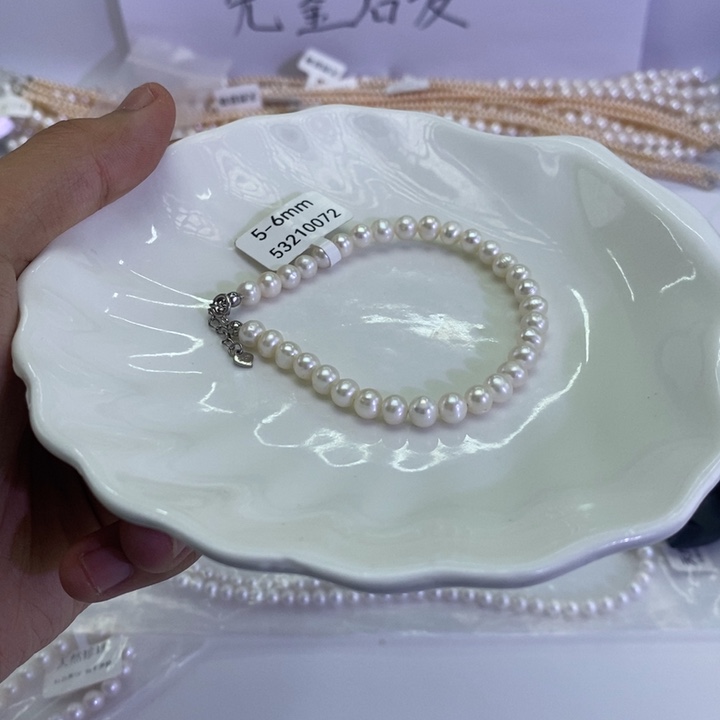 颈饰淡水珍珠未镶嵌