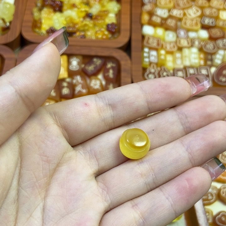 琥珀未镶嵌珠宝奇石蜜罐