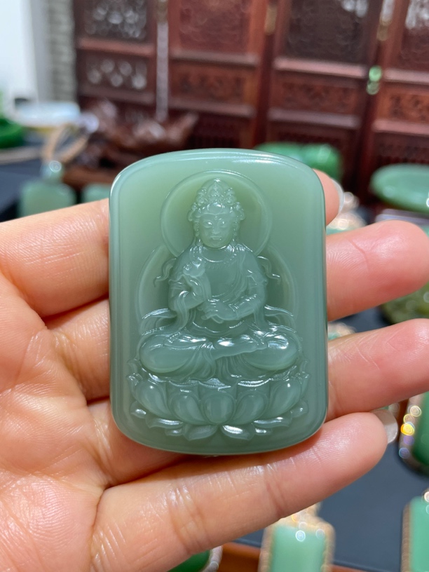 老坑碧玉粉青观音牌精雕男士